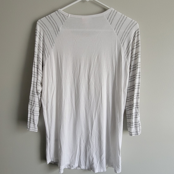 LulaRoe Randy Tee - Picture 2 of 3